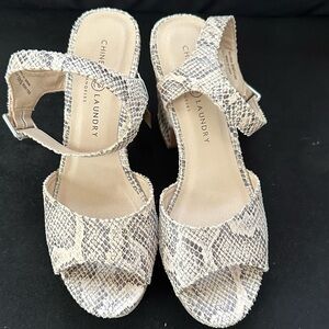 Chinese Laundry Reptile Print Heels, Size 9/40